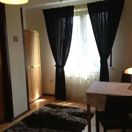 Pod Orzechami Habitación en casa particular Magdalenka